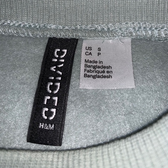 Sleeve Pocket Crew Neck - Picture 4 of 4
